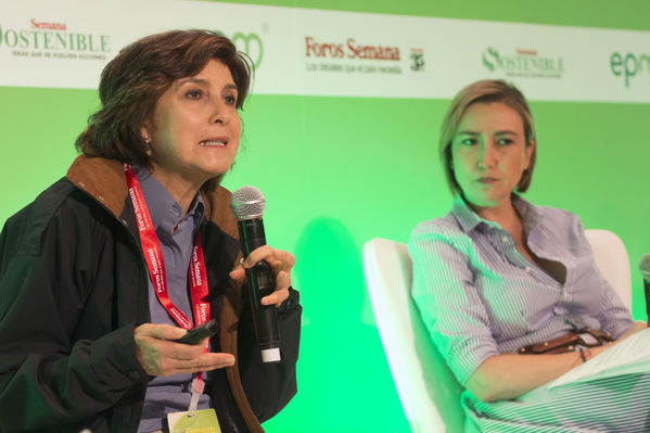 Semana Ambiental 2017
Semana Ambiental 2017
Fecha: Junio 22 de 2017
Para descargar esta fotografía en alta resolución, haga clic sobre la imagen hasta que la misma se despliegue en la pantalla completa; luego dé clic derecho y elija la opción "guardar imagen como". 
En caso de publicación por cualquier medio, solicitamos acompañarla del crédito: "Foto EPM"
Palabras clave: Semana Ambiental 2017