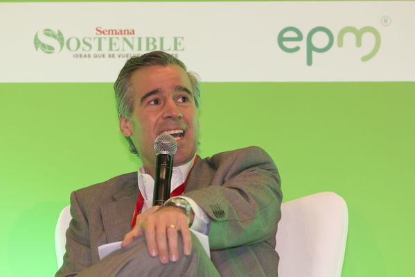 Semana Ambiental 2017
Semana Ambiental 2017
Fecha: Junio 22 de 2017
Para descargar esta fotografía en alta resolución, haga clic sobre la imagen hasta que la misma se despliegue en la pantalla completa; luego dé clic derecho y elija la opción "guardar imagen como". 
En caso de publicación por cualquier medio, solicitamos acompañarla del crédito: "Foto EPM"
Palabras clave: Semana Ambiental 2017