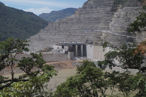 Recorrido obras proyecto hidroeléctrico Ituango Presidente Electo Colombia Iván Duque
Recorrido obras proyecto hidroeléctrico Ituango del Presidente Electo de Colombia, Iván Duque.
Fecha: Junio 25 de 2017. 
Para descargar esta fotografía en alta resolución, haga clic sobre la imagen hasta que la misma se despliegue en la pantalla completa; luego dé clic derecho y elija la opción "guardar imagen como". 
En caso de publicación por cualquier medio, solicitamos acompañarla del crédito: "Foto EPM"
Palabras clave: Recorrido obras proyecto hidroeléctrico Ituango Presidente Electo Colombia Iván Duque