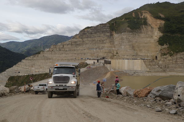 Recorrido obras proyecto hidroeléctrico Ituango Presidente Electo Colombia Iván Duque
Recorrido obras proyecto hidroeléctrico Ituango del Presidente Electo de Colombia, Iván Duque.
Fecha: Junio 25 de 2017. 
Para descargar esta fotografía en alta resolución, haga clic sobre la imagen hasta que la misma se despliegue en la pantalla completa; luego dé clic derecho y elija la opción "guardar imagen como". 
En caso de publicación por cualquier medio, solicitamos acompañarla del crédito: "Foto EPM"
Palabras clave: Recorrido obras proyecto hidroeléctrico Ituango Presidente Electo Colombia Iván Duque