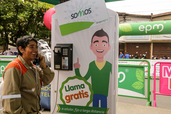 Carrera Corre por Amor
Carrera Corre por Amor
Fecha: Marzo 15 de 2015
Para descargar esta fotografía en alta resolución, haga clic sobre la imagen hasta que la misma se despliegue en la pantalla completa; luego dé clic derecho y elija la opción "guardar imagen como". 
En caso de publicación por cualquier medio, solicitamos acompañarla del crédito: "Foto EPM"
Palabras clave: Carrera Corre Amor
