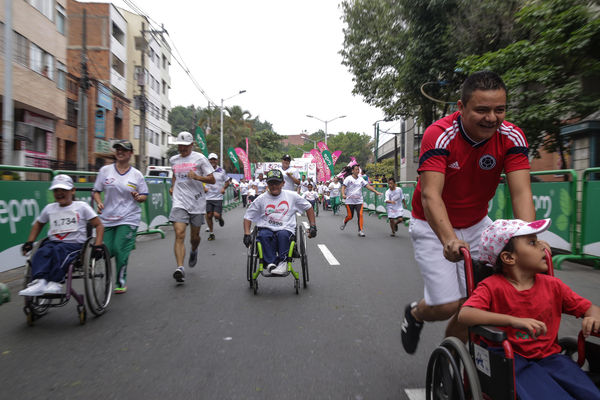 Carrera Corre por Amor
Carrera Corre por Amor
Fecha: Marzo 15 de 2015
Para descargar esta fotografía en alta resolución, haga clic sobre la imagen hasta que la misma se despliegue en la pantalla completa; luego dé clic derecho y elija la opción "guardar imagen como". 
En caso de publicación por cualquier medio, solicitamos acompañarla del crédito: "Foto EPM"
Palabras clave: Carrera Corre Amor