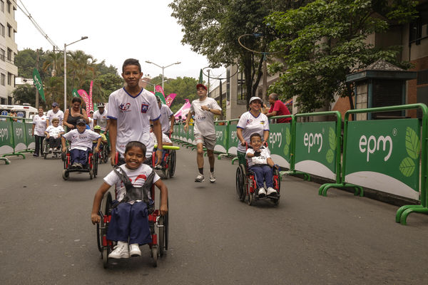 Carrera Corre por Amor
Carrera Corre por Amor
Fecha: Marzo 15 de 2015
Para descargar esta fotografía en alta resolución, haga clic sobre la imagen hasta que la misma se despliegue en la pantalla completa; luego dé clic derecho y elija la opción "guardar imagen como". 
En caso de publicación por cualquier medio, solicitamos acompañarla del crédito: "Foto EPM"
Palabras clave: Carrera Corre Amor