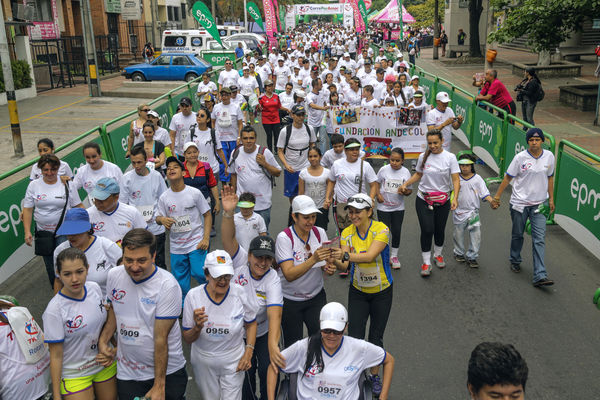 Carrera Corre por Amor
Carrera Corre por Amor
Fecha: Marzo 15 de 2015
Para descargar esta fotografía en alta resolución, haga clic sobre la imagen hasta que la misma se despliegue en la pantalla completa; luego dé clic derecho y elija la opción "guardar imagen como". 
En caso de publicación por cualquier medio, solicitamos acompañarla del crédito: "Foto EPM"
Palabras clave: Carrera Corre Amor