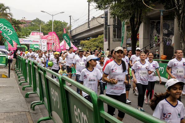 Carrera Corre por Amor
Carrera Corre por Amor
Fecha: Marzo 15 de 2015
Para descargar esta fotografía en alta resolución, haga clic sobre la imagen hasta que la misma se despliegue en la pantalla completa; luego dé clic derecho y elija la opción "guardar imagen como". 
En caso de publicación por cualquier medio, solicitamos acompañarla del crédito: "Foto EPM"
Palabras clave: Carrera Corre Amor