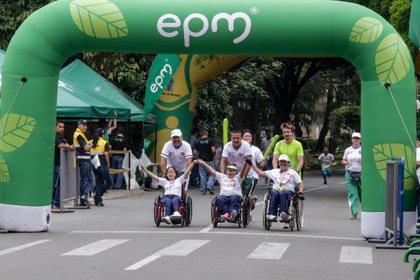 Carrera Corre por Amor
Carrera Corre por Amor
Fecha: Marzo 15 de 2015
Para descargar esta fotografía en alta resolución, haga clic sobre la imagen hasta que la misma se despliegue en la pantalla completa; luego dé clic derecho y elija la opción "guardar imagen como". 
En caso de publicación por cualquier medio, solicitamos acompañarla del crédito: "Foto EPM"
Palabras clave: Carrera Corre Amor