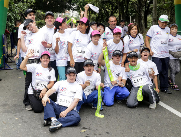 Carrera Corre por Amor
Carrera Corre por Amor
Fecha: Marzo 15 de 2015
Para descargar esta fotografía en alta resolución, haga clic sobre la imagen hasta que la misma se despliegue en la pantalla completa; luego dé clic derecho y elija la opción "guardar imagen como". 
En caso de publicación por cualquier medio, solicitamos acompañarla del crédito: "Foto EPM"

Palabras clave: Carrera Corre Amor