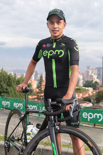 Equipo  Ciclismo EPM 2017
Equipo de Ciclismo EPM 2017
Fecha: Marzo 15 de 2017
Lugar: UVA Ilusión Verde- El Tesoro/ Poblado
Para descargar esta fotografía en alta resolución, haga clic sobre la imagen hasta que la misma se despliegue en la pantalla completa; luego dé clic derecho y elija la opción "guardar imagen como". 
En caso de publicación por cualquier medio, solicitamos acompañarla del crédito: "Foto EPM"
Palabras clave: Equipo  Ciclismo EPM 2017 Diego Ochoa