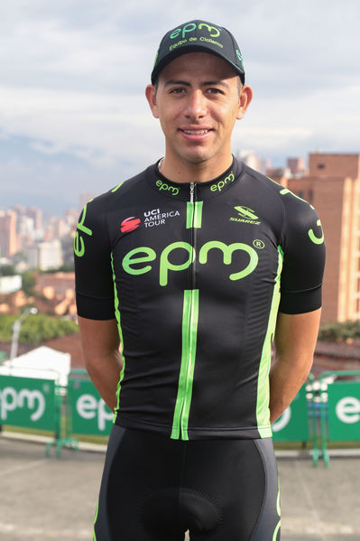 Equipo  Ciclismo EPM 2017
Equipo de Ciclismo EPM 2017
Fecha: Marzo 15 de 2017
Lugar: UVA Ilusión Verde- El Tesoro/ Poblado
Para descargar esta fotografía en alta resolución, haga clic sobre la imagen hasta que la misma se despliegue en la pantalla completa; luego dé clic derecho y elija la opción "guardar imagen como". 
En caso de publicación por cualquier medio, solicitamos acompañarla del crédito: "Foto EPM"
Palabras clave: Equipo  Ciclismo EPM 2017 Jordan Parra