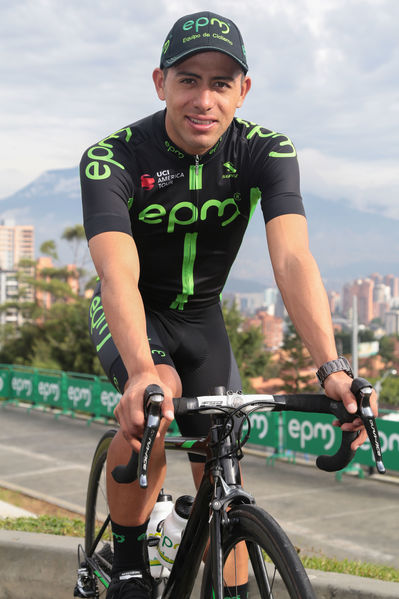 Equipo  Ciclismo EPM 2017
Equipo de Ciclismo EPM 2017
Fecha: Marzo 15 de 2017
Lugar: UVA Ilusión Verde- El Tesoro/ Poblado
Para descargar esta fotografía en alta resolución, haga clic sobre la imagen hasta que la misma se despliegue en la pantalla completa; luego dé clic derecho y elija la opción "guardar imagen como". 
En caso de publicación por cualquier medio, solicitamos acompañarla del crédito: "Foto EPM"
Palabras clave: Equipo  Ciclismo EPM 2017 Jordan Parra