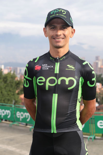Equipo  Ciclismo EPM 2017
Equipo de Ciclismo EPM 2017
Fecha: Marzo 15 de 2017
Lugar: UVA Ilusión Verde- El Tesoro/ Poblado
Para descargar esta fotografía en alta resolución, haga clic sobre la imagen hasta que la misma se despliegue en la pantalla completa; luego dé clic derecho y elija la opción "guardar imagen como". 
En caso de publicación por cualquier medio, solicitamos acompañarla del crédito: "Foto EPM"
Palabras clave: Equipo  Ciclismo EPM 2017 Jairo Cano Salas