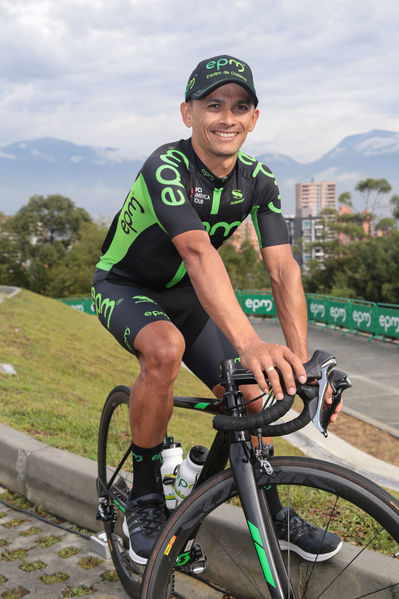 Equipo  Ciclismo EPM 2017
Equipo de Ciclismo EPM 2017
Fecha: Marzo 15 de 2017
Lugar: UVA Ilusión Verde- El Tesoro/ Poblado
Para descargar esta fotografía en alta resolución, haga clic sobre la imagen hasta que la misma se despliegue en la pantalla completa; luego dé clic derecho y elija la opción "guardar imagen como". 
En caso de publicación por cualquier medio, solicitamos acompañarla del crédito: "Foto EPM"
Palabras clave: Equipo  Ciclismo EPM 2017 Jairo Cano Salas