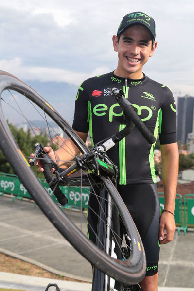 Equipo  Ciclismo EPM 2017
Equipo de Ciclismo EPM 2017
Fecha: Marzo 15 de 2017
Lugar: UVA Ilusión Verde- El Tesoro/ Poblado
Para descargar esta fotografía en alta resolución, haga clic sobre la imagen hasta que la misma se despliegue en la pantalla completa; luego dé clic derecho y elija la opción "guardar imagen como". 
En caso de publicación por cualquier medio, solicitamos acompañarla del crédito: "Foto EPM"
Palabras clave: Equipo  Ciclismo EPM 2017  Brayan Chavez