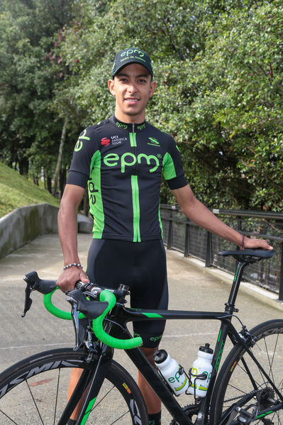 Equipo  Ciclismo EPM 2017
Equipo de Ciclismo EPM 2017
Fecha: Marzo 15 de 2017
Lugar: UVA Ilusión Verde- El Tesoro/ Poblado
Para descargar esta fotografía en alta resolución, haga clic sobre la imagen hasta que la misma se despliegue en la pantalla completa; luego dé clic derecho y elija la opción "guardar imagen como". 
En caso de publicación por cualquier medio, solicitamos acompañarla del crédito: "Foto EPM"
Palabras clave: Equipo  Ciclismo EPM 2017