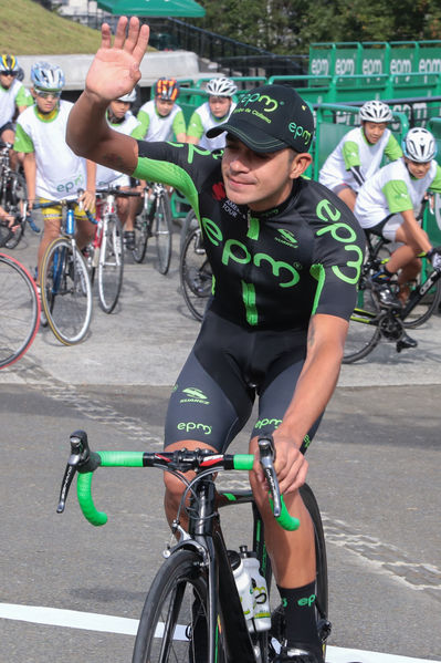 Equipo  Ciclismo EPM 2017
Equipo de Ciclismo EPM 2017
Fecha: Marzo 15 de 2017
Lugar: UVA Ilusión Verde- El Tesoro/ Poblado
Para descargar esta fotografía en alta resolución, haga clic sobre la imagen hasta que la misma se despliegue en la pantalla completa; luego dé clic derecho y elija la opción "guardar imagen como". 
En caso de publicación por cualquier medio, solicitamos acompañarla del crédito: "Foto EPM"
Palabras clave: Equipo  Ciclismo EPM 2017