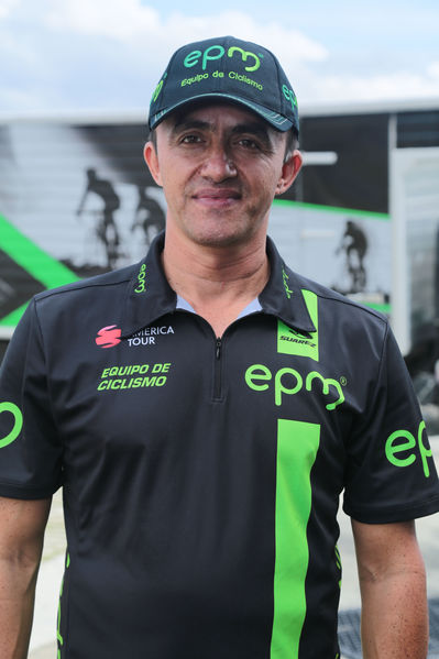 Equipo  Ciclismo EPM 2017
Equipo de Ciclismo EPM 2017
Fecha: Marzo 15 de 2017
Lugar: UVA Ilusión Verde- El Tesoro/ Poblado
Para descargar esta fotografía en alta resolución, haga clic sobre la imagen hasta que la misma se despliegue en la pantalla completa; luego dé clic derecho y elija la opción "guardar imagen como". 
En caso de publicación por cualquier medio, solicitamos acompañarla del crédito: "Foto EPM"
Palabras clave: Equipo  Ciclismo EPM 2017 Sergio Gonzalez