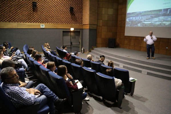 visita recorrido por la planta de tratamiento de aguas residuales San Fernando
visita recorrido por la planta de tratamiento de aguas residuales San Fernando
Marzo 15 2019
Para descargar esta fotografía en alta resolución, haga clic sobre la imagen hasta que la misma se despliegue en la pantalla completa; luego dé clic derecho y elija la opción "guardar imagen como". 
En caso de publicación por cualquier medio, solicitamos acompañarla del crédito: "Foto EPM"
Palabras clave: visita recorrido por la planta de tratamiento de aguas residuales San Fernando