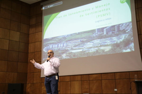 visita recorrido por la planta de tratamiento de aguas residuales San Fernando
visita recorrido por la planta de tratamiento de aguas residuales San Fernando
Marzo 15 2019
Para descargar esta fotografía en alta resolución, haga clic sobre la imagen hasta que la misma se despliegue en la pantalla completa; luego dé clic derecho y elija la opción "guardar imagen como". 
En caso de publicación por cualquier medio, solicitamos acompañarla del crédito: "Foto EPM"
Palabras clave: visita recorrido por la planta de tratamiento de aguas residuales San Fernando