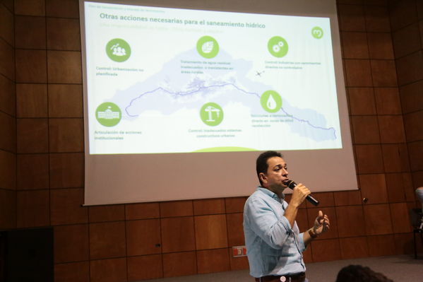 visita recorrido por la planta de tratamiento de aguas residuales San Fernando
visita recorrido por la planta de tratamiento de aguas residuales San Fernando
Marzo 15 2019
Para descargar esta fotografía en alta resolución, haga clic sobre la imagen hasta que la misma se despliegue en la pantalla completa; luego dé clic derecho y elija la opción "guardar imagen como". 
En caso de publicación por cualquier medio, solicitamos acompañarla del crédito: "Foto EPM"
Palabras clave: visita recorrido por la planta de tratamiento de aguas residuales San Fernando