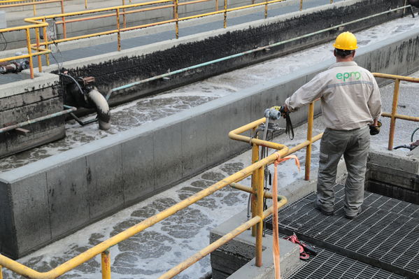 visita recorrido por la planta de tratamiento de aguas residuales San Fernando
visita recorrido por la planta de tratamiento de aguas residuales San Fernando
Marzo 15 2019
Para descargar esta fotografía en alta resolución, haga clic sobre la imagen hasta que la misma se despliegue en la pantalla completa; luego dé clic derecho y elija la opción "guardar imagen como". 
En caso de publicación por cualquier medio, solicitamos acompañarla del crédito: "Foto EPM"
Palabras clave: visita recorrido por la planta de tratamiento de aguas residuales San Fernando