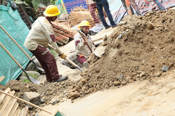 visita recorrido por la planta de tratamiento de aguas residuales San Fernando
visita recorrido por la planta de tratamiento de aguas residuales San Fernando
Marzo 15 2019
Para descargar esta fotografía en alta resolución, haga clic sobre la imagen hasta que la misma se despliegue en la pantalla completa; luego dé clic derecho y elija la opción "guardar imagen como". 
En caso de publicación por cualquier medio, solicitamos acompañarla del crédito: "Foto EPM"
Palabras clave: visita recorrido por la planta de tratamiento de aguas residuales San Fernando