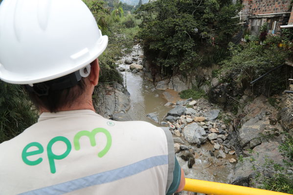 visita recorrido por la planta de tratamiento de aguas residuales San Fernando
visita recorrido por la planta de tratamiento de aguas residuales San Fernando
Marzo 15 2019
Para descargar esta fotografía en alta resolución, haga clic sobre la imagen hasta que la misma se despliegue en la pantalla completa; luego dé clic derecho y elija la opción "guardar imagen como". 
En caso de publicación por cualquier medio, solicitamos acompañarla del crédito: "Foto EPM"
Palabras clave: visita recorrido por la planta de tratamiento de aguas residuales San Fernando
