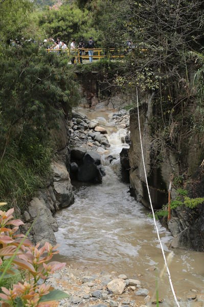 visita recorrido por la planta de tratamiento de aguas residuales San Fernando
visita recorrido por la planta de tratamiento de aguas residuales San Fernando
Marzo 15 2019
Para descargar esta fotografía en alta resolución, haga clic sobre la imagen hasta que la misma se despliegue en la pantalla completa; luego dé clic derecho y elija la opción "guardar imagen como". 
En caso de publicación por cualquier medio, solicitamos acompañarla del crédito: "Foto EPM"
Palabras clave: visita recorrido por la planta de tratamiento de aguas residuales San Fernando