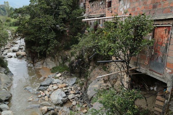 visita recorrido por la planta de tratamiento de aguas residuales San Fernando
visita recorrido por la planta de tratamiento de aguas residuales San Fernando
Marzo 15 2019
Para descargar esta fotografía en alta resolución, haga clic sobre la imagen hasta que la misma se despliegue en la pantalla completa; luego dé clic derecho y elija la opción "guardar imagen como". 
En caso de publicación por cualquier medio, solicitamos acompañarla del crédito: "Foto EPM"
Palabras clave: visita recorrido por la planta de tratamiento de aguas residuales San Fernando