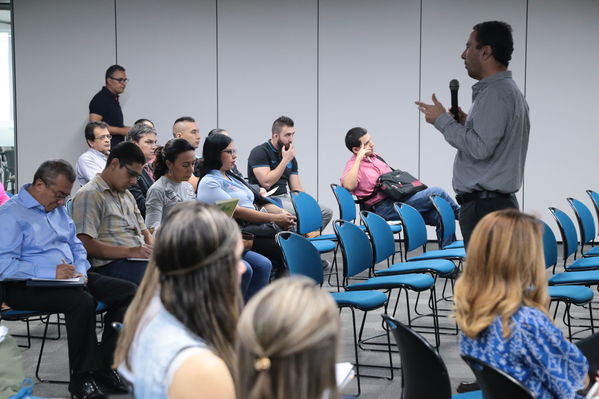 Encuentro ecosistema sostenible de proveedores
Encuentro ecosistema sostenible de proveedores
Fecha: Marzo 3 de 2017
Para descargar esta fotografía en alta resolución, haga clic sobre la imagen hasta que la misma se despliegue en la pantalla completa; luego dé clic derecho y elija la opción "guardar imagen como". 
En caso de publicación por cualquier medio, solicitamos acompañarla del crédito: "Foto EPM"
Palabras clave: Encuentro ecosistema sostenible proveedores