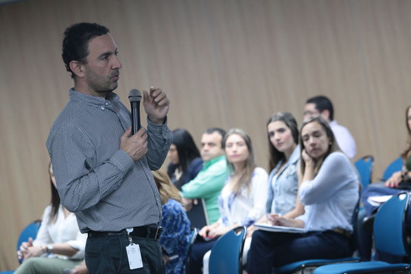 Encuentro ecosistema sostenible de proveedores
Encuentro ecosistema sostenible de proveedores
Fecha: Marzo 3 de 2017
Para descargar esta fotografía en alta resolución, haga clic sobre la imagen hasta que la misma se despliegue en la pantalla completa; luego dé clic derecho y elija la opción "guardar imagen como". 
En caso de publicación por cualquier medio, solicitamos acompañarla del crédito: "Foto EPM"
Palabras clave: Encuentro ecosistema sostenible proveedores