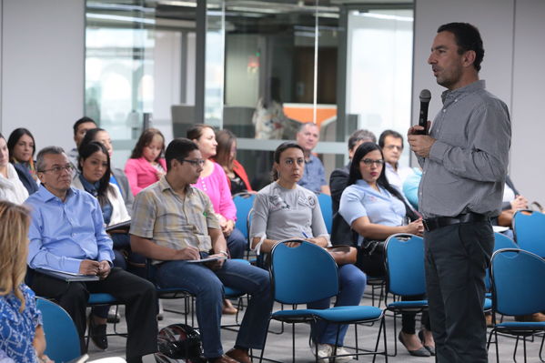 Encuentro ecosistema sostenible de proveedores
Encuentro ecosistema sostenible de proveedores
Fecha: Marzo 3 de 2017
Para descargar esta fotografía en alta resolución, haga clic sobre la imagen hasta que la misma se despliegue en la pantalla completa; luego dé clic derecho y elija la opción "guardar imagen como". 
En caso de publicación por cualquier medio, solicitamos acompañarla del crédito: "Foto EPM"
Palabras clave: Encuentro ecosistema sostenible proveedores