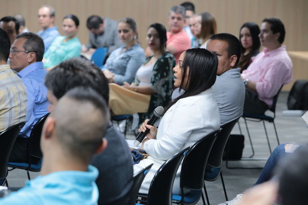 Encuentro ecosistema sostenible de proveedores
Encuentro ecosistema sostenible de proveedores
Fecha: Marzo 3 de 2017
Para descargar esta fotografía en alta resolución, haga clic sobre la imagen hasta que la misma se despliegue en la pantalla completa; luego dé clic derecho y elija la opción "guardar imagen como". 
En caso de publicación por cualquier medio, solicitamos acompañarla del crédito: "Foto EPM"
Palabras clave: Encuentro ecosistema sostenible proveedores