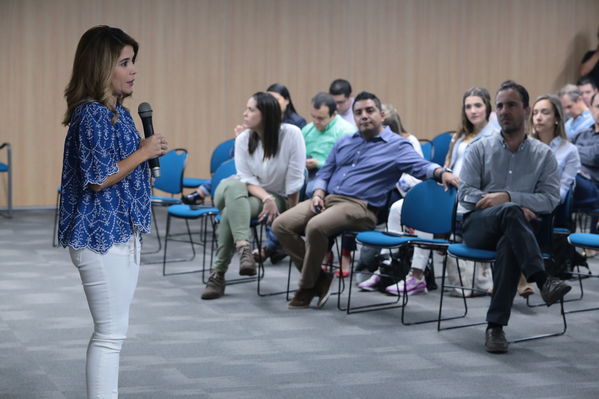 Encuentro ecosistema sostenible de proveedores
Encuentro ecosistema sostenible de proveedores
Fecha: Marzo 3 de 2017
Para descargar esta fotografía en alta resolución, haga clic sobre la imagen hasta que la misma se despliegue en la pantalla completa; luego dé clic derecho y elija la opción "guardar imagen como". 
En caso de publicación por cualquier medio, solicitamos acompañarla del crédito: "Foto EPM"
Palabras clave: Encuentro ecosistema sostenible proveedores