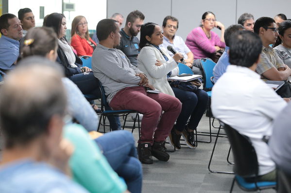 Encuentro ecosistema sostenible de proveedores
Encuentro ecosistema sostenible de proveedores
Fecha: Marzo 3 de 2017
Para descargar esta fotografía en alta resolución, haga clic sobre la imagen hasta que la misma se despliegue en la pantalla completa; luego dé clic derecho y elija la opción "guardar imagen como". 
En caso de publicación por cualquier medio, solicitamos acompañarla del crédito: "Foto EPM"
Palabras clave: Encuentro ecosistema sostenible proveedores