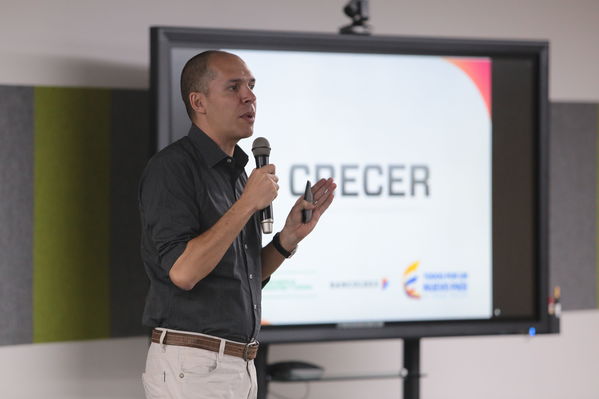Encuentro ecosistema sostenible de proveedores
Encuentro ecosistema sostenible de proveedores
Fecha: Marzo 3 de 2017
Para descargar esta fotografía en alta resolución, haga clic sobre la imagen hasta que la misma se despliegue en la pantalla completa; luego dé clic derecho y elija la opción "guardar imagen como". 
En caso de publicación por cualquier medio, solicitamos acompañarla del crédito: "Foto EPM"
Palabras clave: Encuentro ecosistema sostenible proveedores