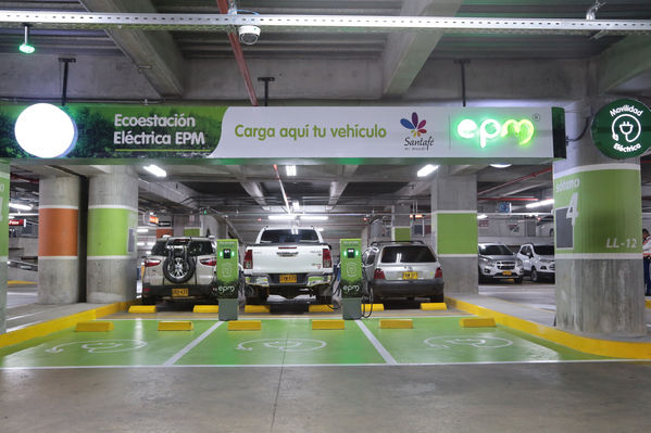 Ecoestación Santa Fe
Ecoestación Santa Fe
Fecha: Marzo 5 de 2018
Para descargar esta fotografía en alta resolución, haga clic sobre la imagen hasta que la misma se despliegue en la pantalla completa; luego dé clic derecho y elija la opción "guardar imagen como". 
En caso de publicación por cualquier medio, solicitamos acompañarla del crédito: "Foto EPM"

Palabras clave: Ecoestación Santa Fe