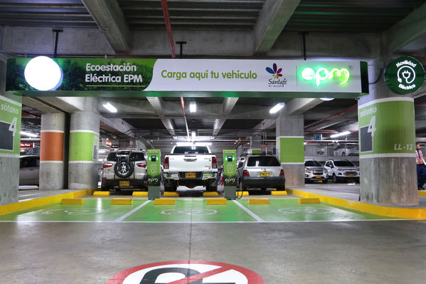 Ecoestación Santa Fe
Ecoestación Santa Fe
Fecha: Marzo 5 de 2018
Para descargar esta fotografía en alta resolución, haga clic sobre la imagen hasta que la misma se despliegue en la pantalla completa; luego dé clic derecho y elija la opción "guardar imagen como". 
En caso de publicación por cualquier medio, solicitamos acompañarla del crédito: "Foto EPM"

Palabras clave: Ecoestación Santa Fe