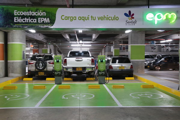 Ecoestación Santa Fe
Ecoestación Santa Fe
Fecha: Marzo 5 de 2018
Para descargar esta fotografía en alta resolución, haga clic sobre la imagen hasta que la misma se despliegue en la pantalla completa; luego dé clic derecho y elija la opción "guardar imagen como". 
En caso de publicación por cualquier medio, solicitamos acompañarla del crédito: "Foto EPM"

Palabras clave: Ecoestación Santa Fe