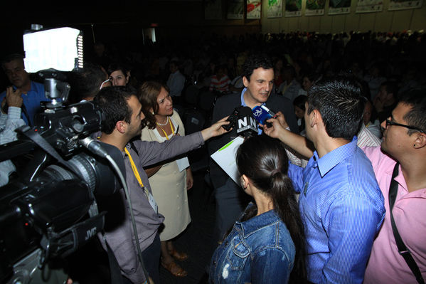 Lanzamiento Comunidad UVA
Palabras clave: Lanzamiento Comunidad UVA