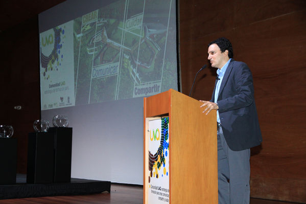 Lanzamiento Comunidad UVA
Lanzamiento Comunidad UVA
Fecha: Marzo 11 de 2014. Lugar: Plaza Mayor. Gran Salón.
Para descargar esta fotografía en alta resolución, haga clic sobre la imagen hasta que la misma se despliegue en la pantalla completa; luego dé clic derecho y elija la opción "guardar imagen como". 
En caso de publicación por cualquier medio, solicitamos acompañarla del crédito: "Foto EPM"
Palabras clave: Lanzamiento Comunidad UVA