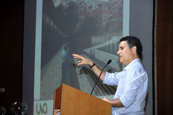 Lanzamiento Comunidad UVA
Lanzamiento Comunidad UVA
Fecha: Marzo 11 de 2014. Lugar: Plaza Mayor. Gran Salón.
Para descargar esta fotografía en alta resolución, haga clic sobre la imagen hasta que la misma se despliegue en la pantalla completa; luego dé clic derecho y elija la opción "guardar imagen como". 
En caso de publicación por cualquier medio, solicitamos acompañarla del crédito: "Foto EPM"
Palabras clave: Lanzamiento Comunidad UVA