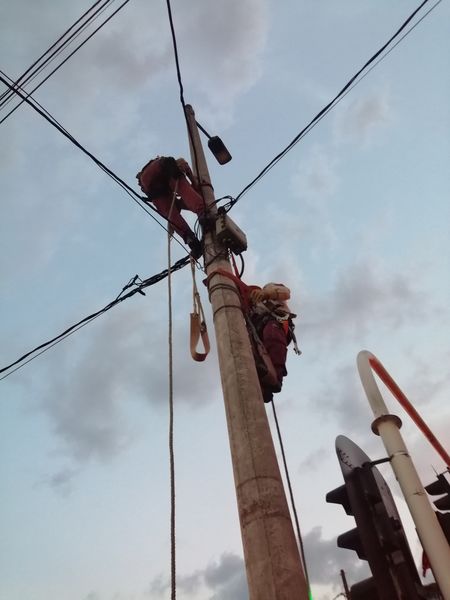 Piloto Ciudades Inteligentes
Piloto Ciudades Inteligentes
Marzo 18 2019
Para descargar esta fotografía en alta resolución, haga clic sobre la imagen hasta que la misma se despliegue en la pantalla completa; luego dé clic derecho y elija la opción "guardar imagen como". 
En caso de publicación por cualquier medio, solicitamos acompañarla del crédito: "Foto EPM"
Palabras clave: Piloto Ciudades Inteligentes