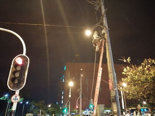Piloto Ciudades Inteligentes
Piloto Ciudades Inteligentes
Marzo 18 2019
Para descargar esta fotografía en alta resolución, haga clic sobre la imagen hasta que la misma se despliegue en la pantalla completa; luego dé clic derecho y elija la opción "guardar imagen como". 
En caso de publicación por cualquier medio, solicitamos acompañarla del crédito: "Foto EPM"
Palabras clave: Piloto Ciudades Inteligentes