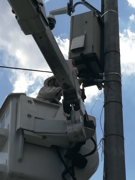 Piloto Ciudades Inteligentes
Piloto Ciudades Inteligentes
Marzo 18 2019
Para descargar esta fotografía en alta resolución, haga clic sobre la imagen hasta que la misma se despliegue en la pantalla completa; luego dé clic derecho y elija la opción "guardar imagen como". 
En caso de publicación por cualquier medio, solicitamos acompañarla del crédito: "Foto EPM"
Palabras clave: Piloto Ciudades Inteligentes