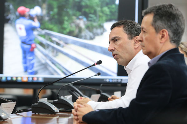 Rueda Prensa atención Contingencia Hidroituango
Fecha: 10 Mayo 2018.
Rueda Prensa atención Contingencia Hidroituango. 
Para descargar esta fotografía en alta resolución, haga clic sobre la imagen hasta que la misma se despliegue en la pantalla completa; luego dé clic derecho y elija la opción "guardar imagen como". 
En caso de publicación por cualquier medio, solicitamos acompañarla del crédito: "Foto EPM"
Palabras clave: Rueda Prensa atención Contingencia Hidroituango