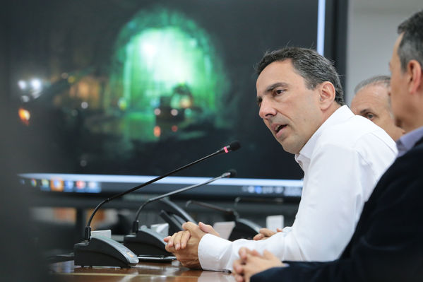 Rueda Prensa atención Contingencia Hidroituango
Fecha: 10 Mayo 2018.
Rueda Prensa atención Contingencia Hidroituango. 
Para descargar esta fotografía en alta resolución, haga clic sobre la imagen hasta que la misma se despliegue en la pantalla completa; luego dé clic derecho y elija la opción "guardar imagen como". 
En caso de publicación por cualquier medio, solicitamos acompañarla del crédito: "Foto EPM"
Palabras clave: Rueda Prensa atención Contingencia Hidroituango