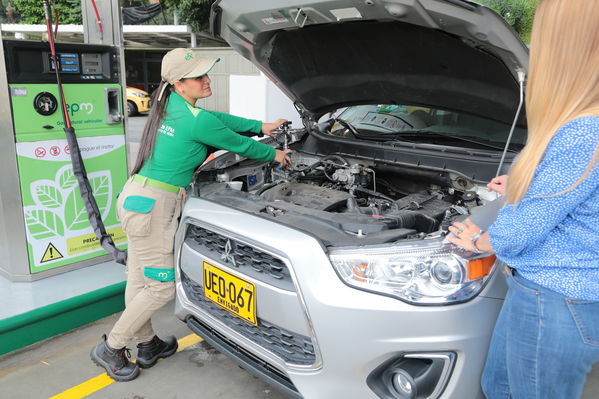 Gas natural vehicular
Gas natural vehicular
Fecha: 17 Mayo 2019.
Para descargar esta fotografía en alta resolución, haga clic sobre la imagen hasta que la misma se despliegue en la pantalla completa; luego dé clic derecho y elija la opción "guardar imagen como". 
En caso de publicación por cualquier medio, solicitamos acompañarla del crédito: "Foto EPM"
Palabras clave: Gas natural vehicular