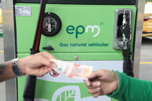 Gas natural vehicular
Gas natural vehicular
Fecha: 17 Mayo 2019.
Para descargar esta fotografía en alta resolución, haga clic sobre la imagen hasta que la misma se despliegue en la pantalla completa; luego dé clic derecho y elija la opción "guardar imagen como". 
En caso de publicación por cualquier medio, solicitamos acompañarla del crédito: "Foto EPM"
Palabras clave: Gas natural vehicular