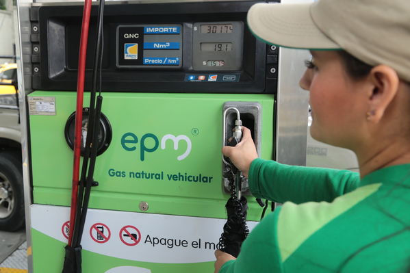 Gas natural vehicular
Gas natural vehicular
Fecha: 17 Mayo 2019.
Para descargar esta fotografía en alta resolución, haga clic sobre la imagen hasta que la misma se despliegue en la pantalla completa; luego dé clic derecho y elija la opción "guardar imagen como". 
En caso de publicación por cualquier medio, solicitamos acompañarla del crédito: "Foto EPM"
Palabras clave: Gas natural vehicular