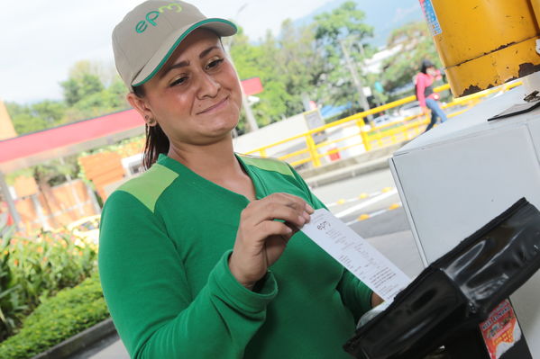 Gas natural vehicular
Gas natural vehicular
Fecha: 17 Mayo 2019.
Para descargar esta fotografía en alta resolución, haga clic sobre la imagen hasta que la misma se despliegue en la pantalla completa; luego dé clic derecho y elija la opción "guardar imagen como". 
En caso de publicación por cualquier medio, solicitamos acompañarla del crédito: "Foto EPM"
Palabras clave: Gas natural vehicular
